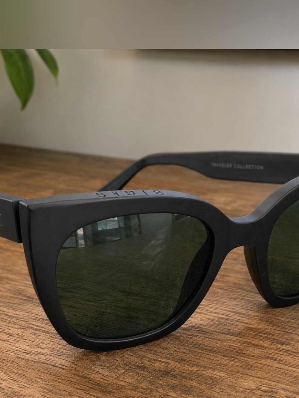 TOMS Traveler Collection Sunglasses | Matte Black | Excellent Condition